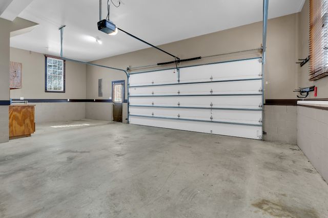 225 Crimson Dr, Winchester, TN 37398