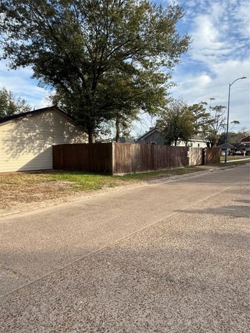 6110 Micollet Street, Houston, TX 77016