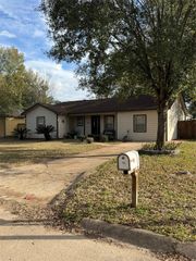 6110 Micollet Street, Houston, TX 77016