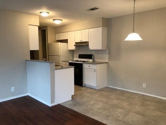 2108 SE Donahue LN A, Austin, TX 78744