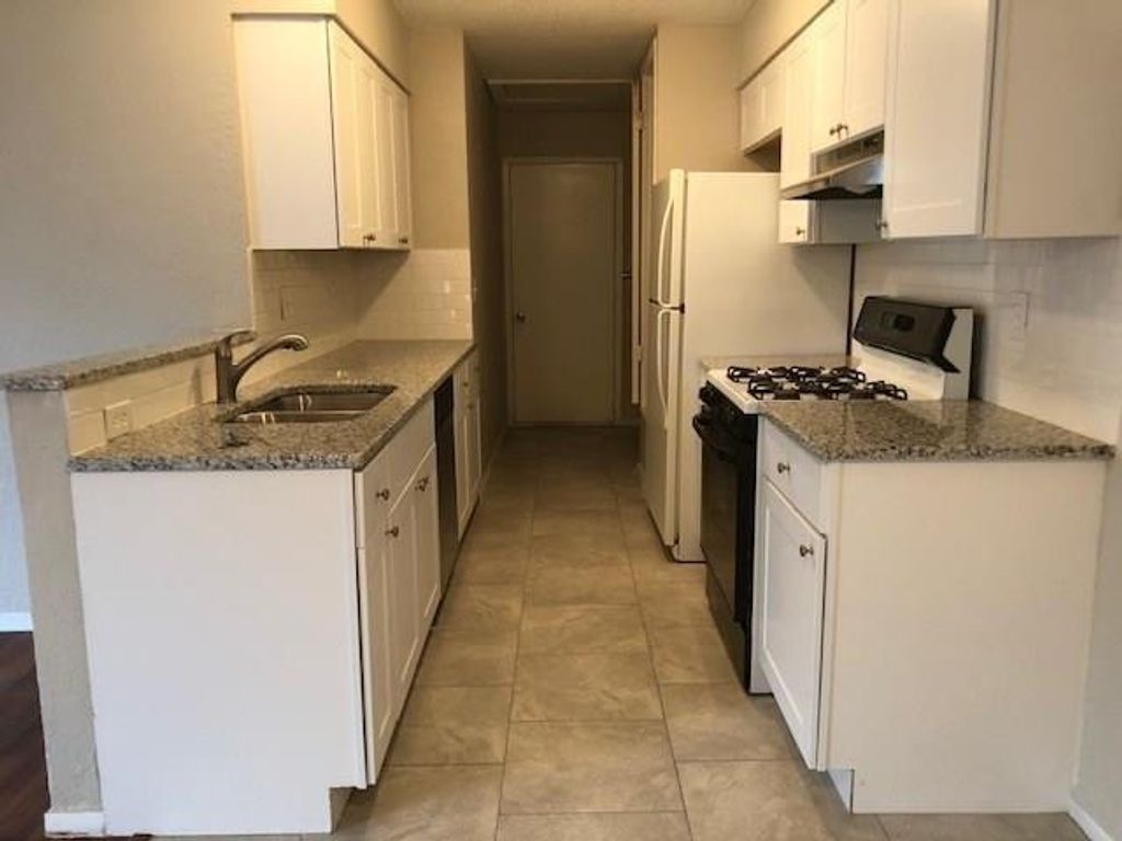 2108 SE Donahue LN A, Austin, TX 78744