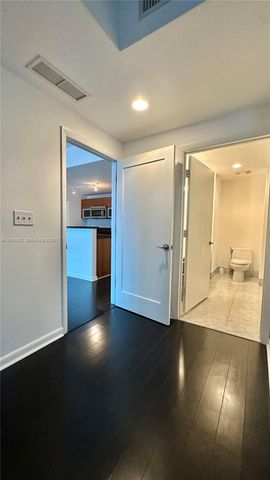 244 Biscayne Boulevard 2610, Miami, FL 33132