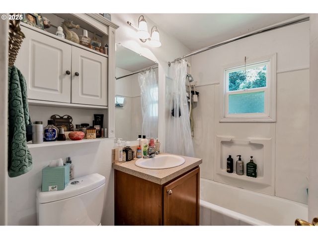 2605 Se 164TH Ave, Portland, OR 97236