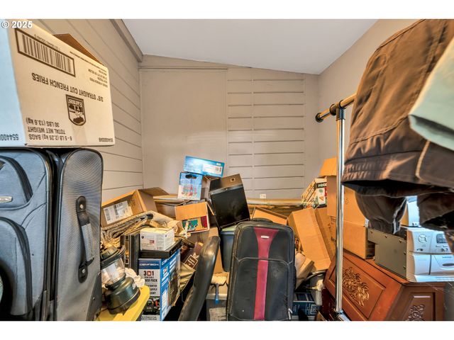 2605 Se 164TH Ave, Portland, OR 97236