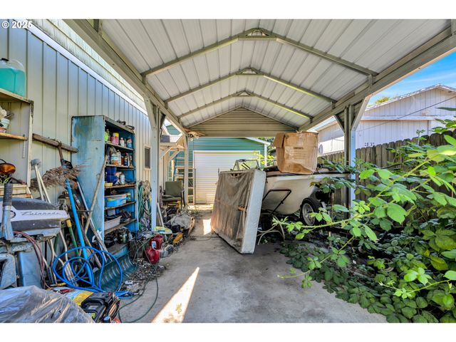 2605 Se 164TH Ave, Portland, OR 97236