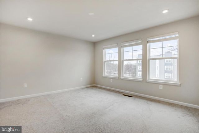 4016 SHIRE MEADOW LN, Triangle, VA 22172