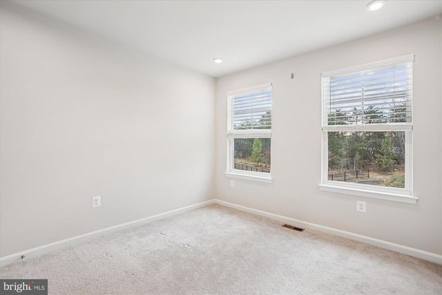 4016 SHIRE MEADOW LN, Triangle, VA 22172