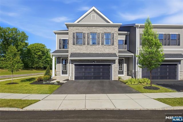 16 Belmont Place, Oakland, NJ 07036