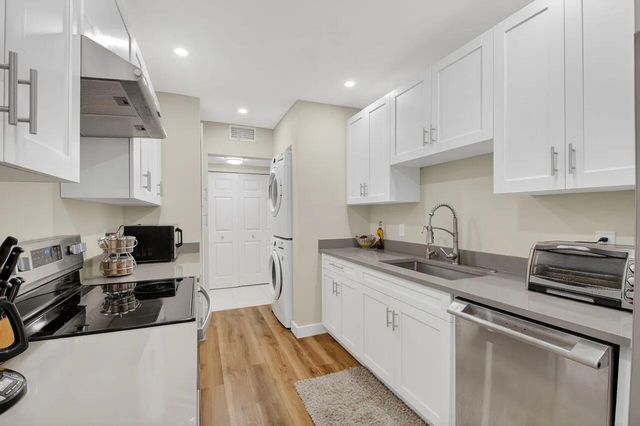 6342 LONGBOAT Lane W 201, Boca Raton, FL 33433