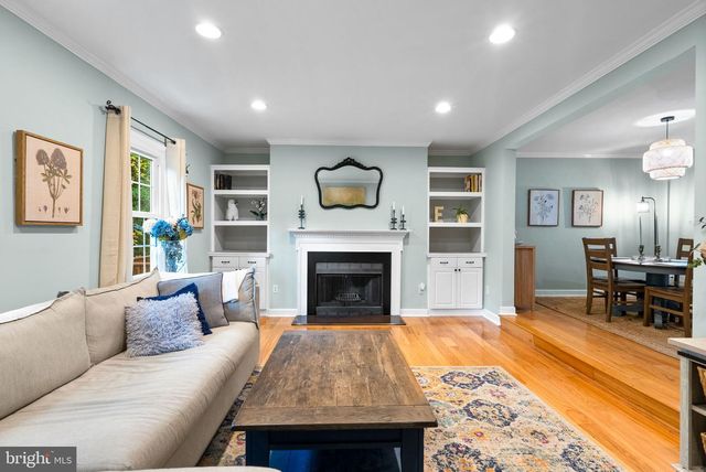 6045 CROWN ROYAL CIR, Alexandria, VA 22310