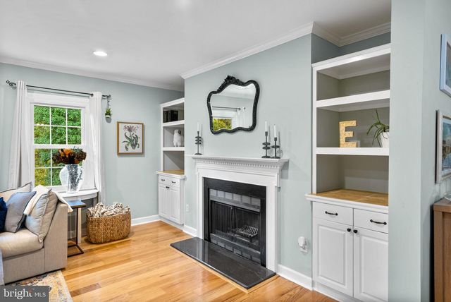 6045 CROWN ROYAL CIR, Alexandria, VA 22310