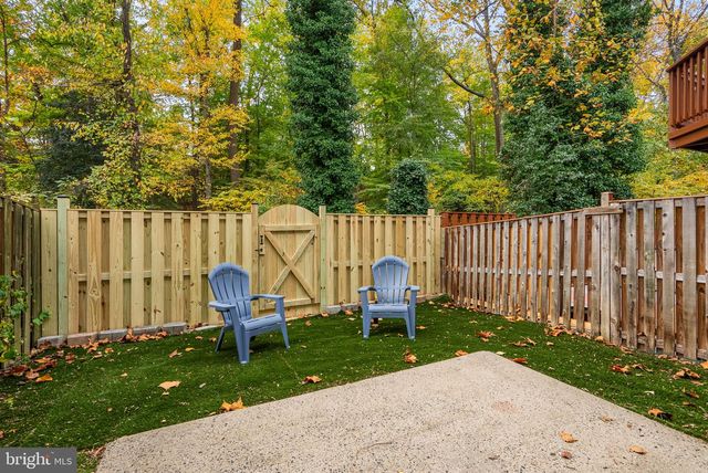 6045 CROWN ROYAL CIR, Alexandria, VA 22310