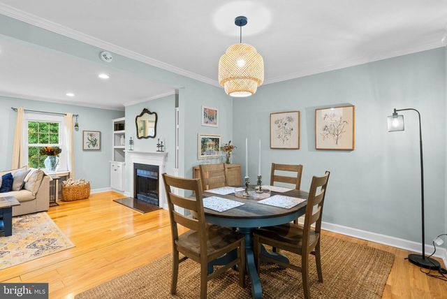 6045 CROWN ROYAL CIR, Alexandria, VA 22310