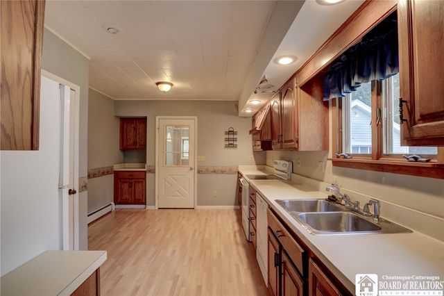 93 Summit Avenue, Jamestown, NY 14701