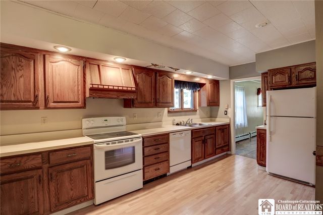 93 Summit Avenue, Jamestown, NY 14701