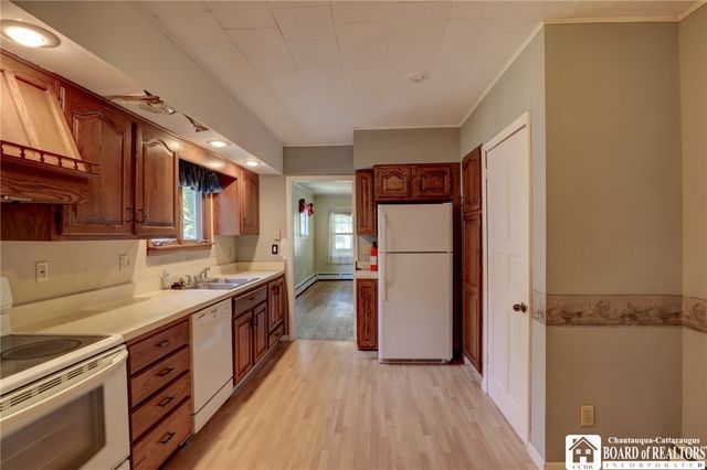 93 Summit Avenue, Jamestown, NY 14701