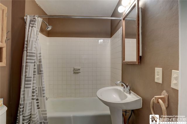 93 Summit Avenue, Jamestown, NY 14701