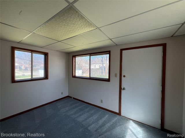 23280 Forest Street, Oak Park, MI 48237