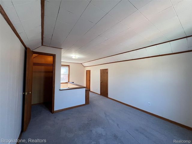 23280 Forest Street, Oak Park, MI 48237