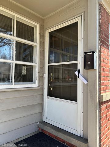 23280 Forest Street, Oak Park, MI 48237