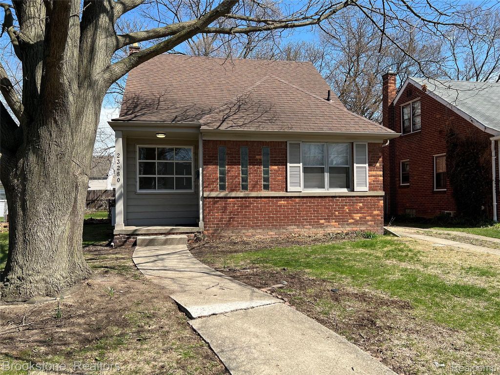 23280 Forest Street, Oak Park, MI 48237