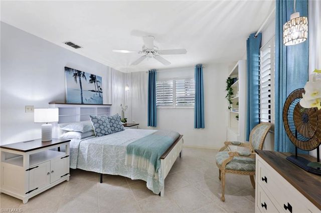 601 97th AVE N, Naples, FL 34108