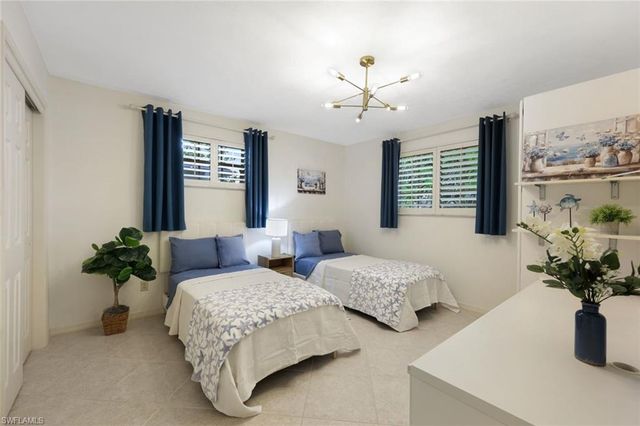 601 97th AVE N, Naples, FL 34108