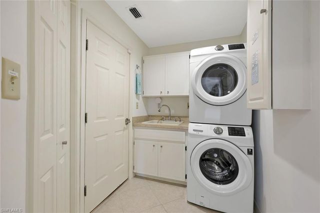 601 97th AVE N, Naples, FL 34108