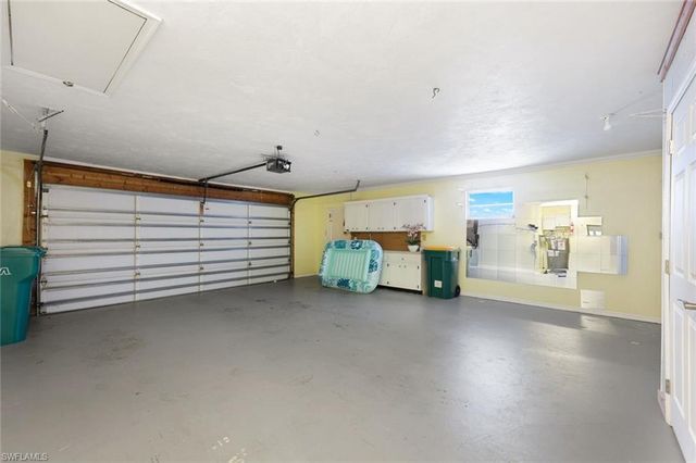 601 97th AVE N, Naples, FL 34108