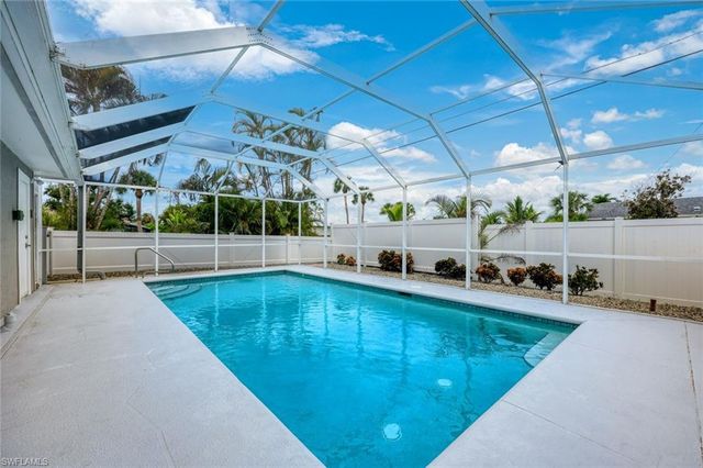 601 97th AVE N, Naples, FL 34108