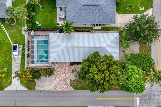 601 97th AVE N, Naples, FL 34108