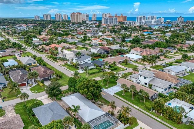 601 97th AVE N, Naples, FL 34108