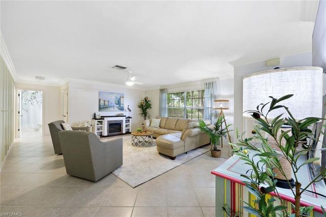 601 97th AVE N, Naples, FL 34108
