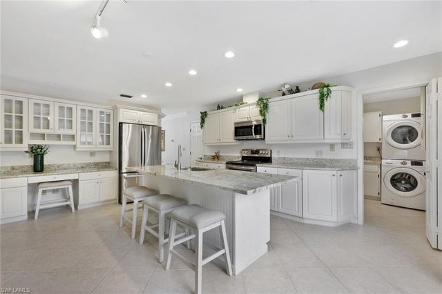 601 97th AVE N, Naples, FL 34108