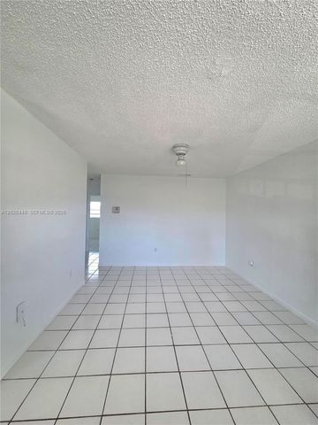 4030 SW 61st Ave 6, Davie, FL 33314