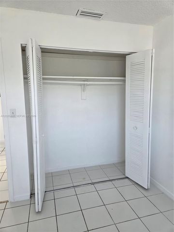 4030 SW 61st Ave 6, Davie, FL 33314