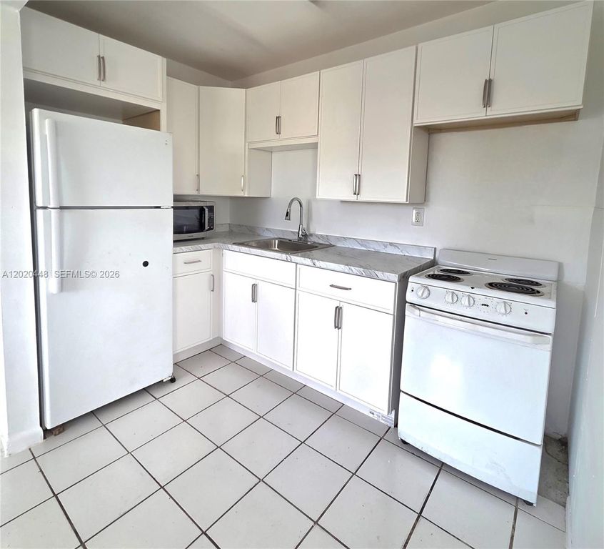 4030 SW 61st Ave 6, Davie, FL 33314