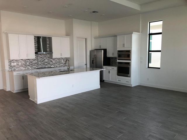 9488 SW Pepoli Way, Port St Lucie, FL 34987