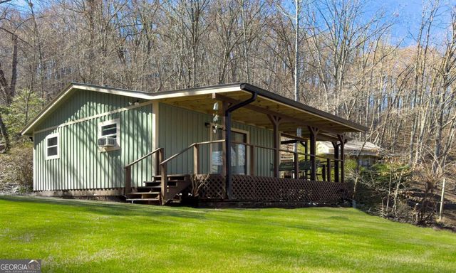 526 Garland Ridge Drive, Hayesville, NC 28904