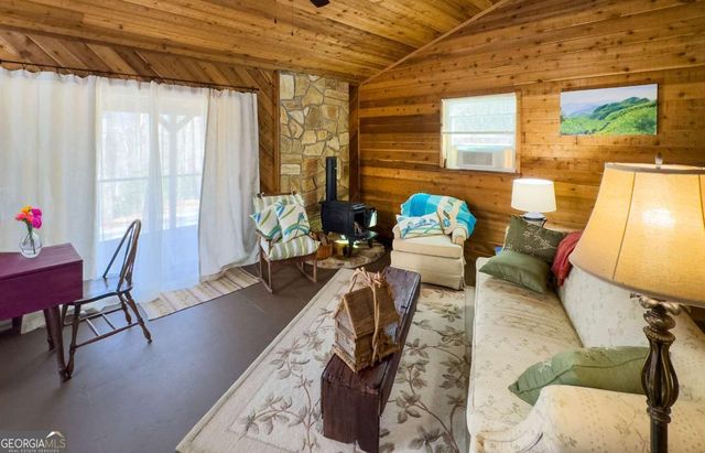 526 Garland Ridge Drive, Hayesville, NC 28904