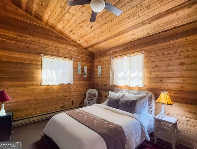 526 Garland Ridge Drive, Hayesville, NC 28904