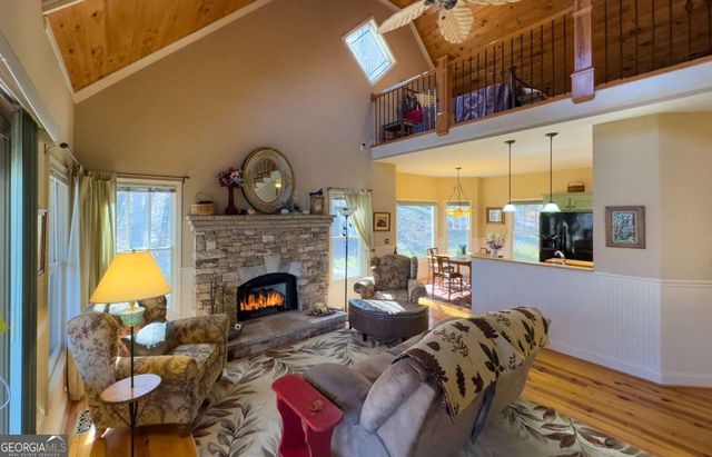 526 Garland Ridge Drive, Hayesville, NC 28904