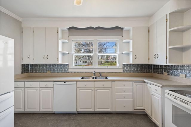 726 Georgia Avenue, Etowah, TN 37331