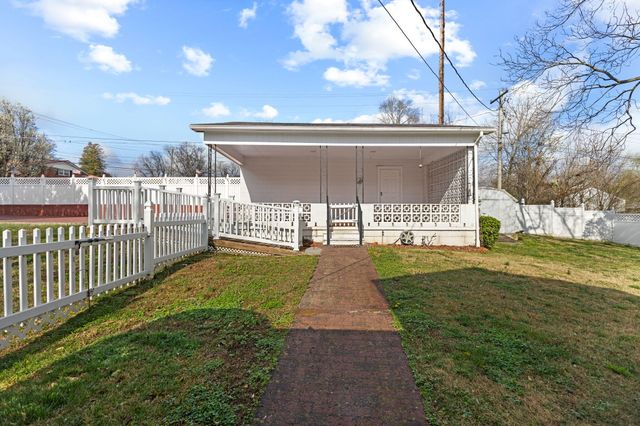 726 Georgia Avenue, Etowah, TN 37331