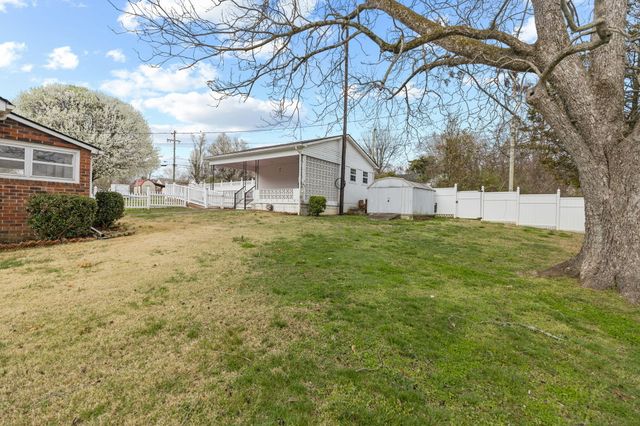 726 Georgia Avenue, Etowah, TN 37331