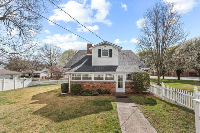 726 Georgia Avenue, Etowah, TN 37331