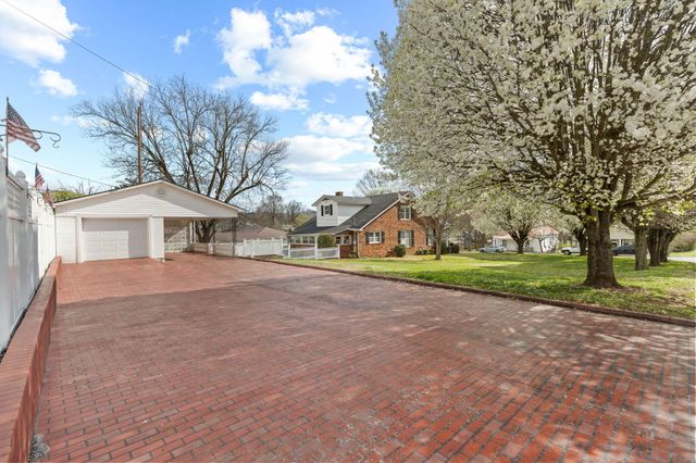 726 Georgia Avenue, Etowah, TN 37331