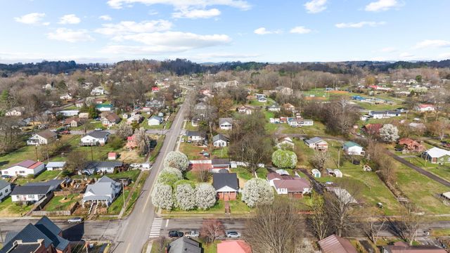 726 Georgia Avenue, Etowah, TN 37331