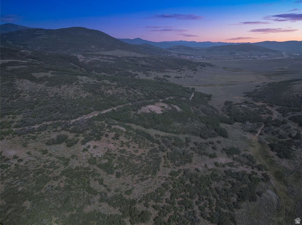 Image 5 of property listing at 12114 N EAST PARK DR, Heber City, UT 84032