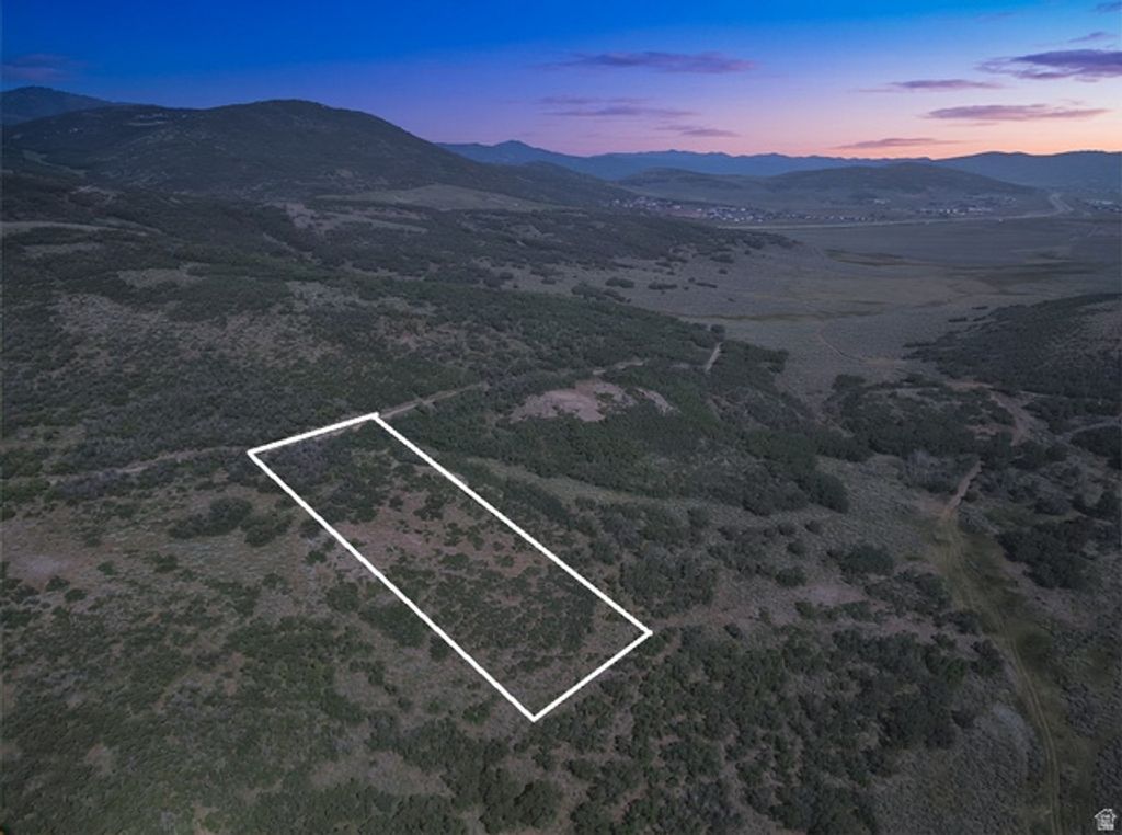 Image 6 of property listing at 12114 N EAST PARK DR, Heber City, UT 84032